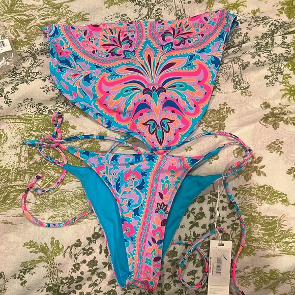 Frankie’s Bikinis Halo Bikini Top and Bottom! - Picture 3 of 4